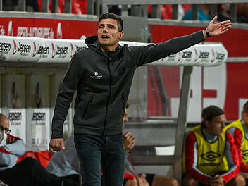 Für ihn bleibt nach dem ersten Saisonspiel noch jede Menge Arbeit: FCN-Trainer Robert Klauß