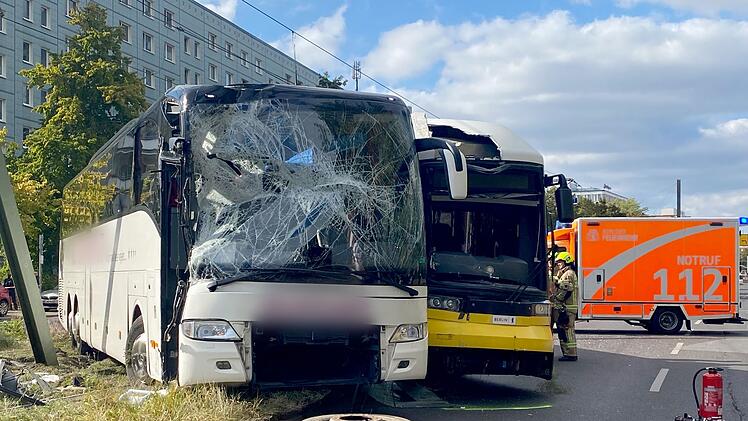Verletzte bei Unfall nahe Alexanderplatz