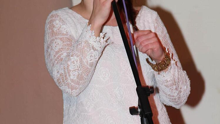 Sängerin und Flötistin Aoife Scott gefiel durch ihre ausdrucksstarke Stimme.