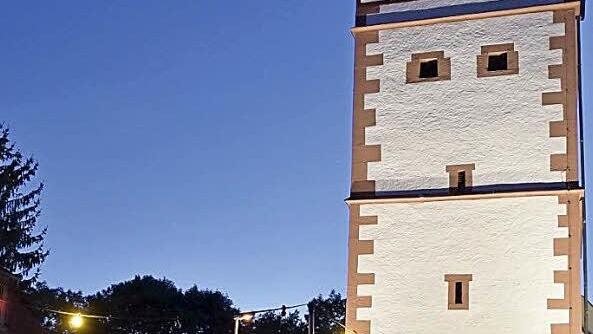 Im Schatten der trutzigen alten Wehrkirche St. Margareten saßen die Römershöfer. Footos: Gerold Snater