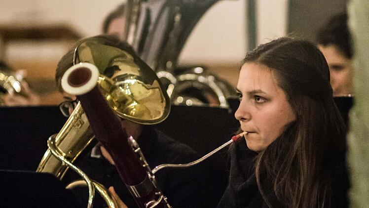 Großen Zuspruch fand das Adventskonzert des Gymnasiums Albertinum in der Coburger Morizkirche. Gestaltet wurde es von zahlreichen Solisten und Ensembles sowie dem Oberstufen- und Mädchenchor.Foto: Jochen Berger