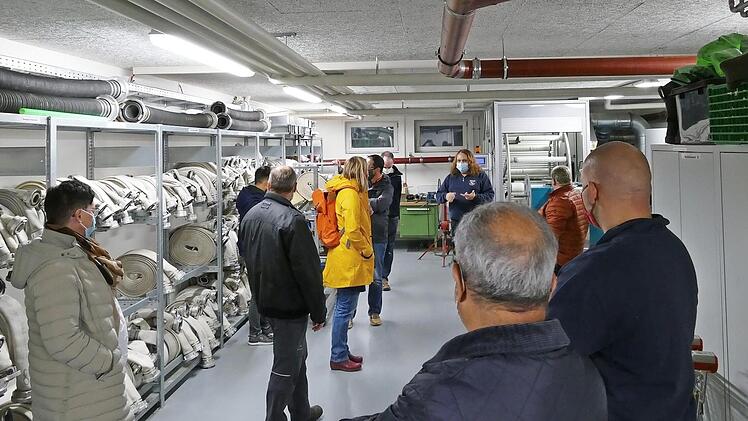 Hier wird nicht Stroh zu Gold gesponnen, aber das fachgerechte Instandhalten der Schläuche in der Schlauchwerkstatt zahlt sich schon aus.