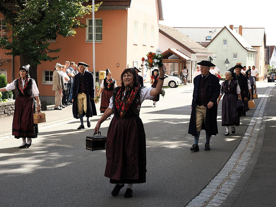 Motivwägen, Trachtengruppen und Musik-Kapellen