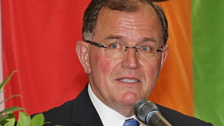 Bezirkstagspräsident Erwin Dotzel hielt die Festrede. Das Ehrenamt stand hierbei im Vordergrund. Foto: Helmut Will