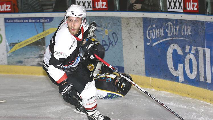 19 Partien, 36 Tore und 34 Beihilfen bei lediglich zwölf Strafminuten: Jakub Sramek ist der aktuell beste Scorer bei den "Hawks".  Fotos: Ralf Naumann