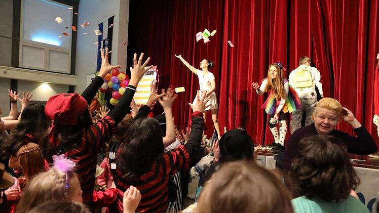 Impressionen vom Kulmbacher Kinderfasching in der Stadthalle Barbara Herbst