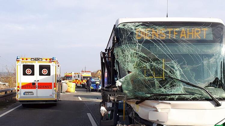 In W&uuml;rzburg ist es am Donnerstagmorgen zu einem Unfall gekommen. Foto: Bayerisches Rotes Kreuz/dpa