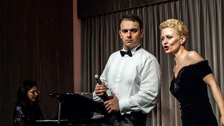 Antoinetta Bafas, Milen Bozhkov und Nina Andreeva (von links) bei ihrem Opern- und Operettenabend bei "Leise am Markt" in Coburg. Jochen Berger