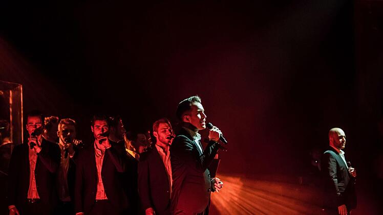 Tolle Show im Kongresshaus: "The 12 Tenors" wurden beim Coburg-Gastspiel von zahlreichen Fans bejubelt.Foto: Jochen Berger