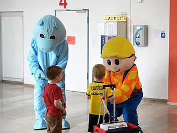 Kinderklinik Erlangen: Plüschige Besucher sorgen für Begeisterung