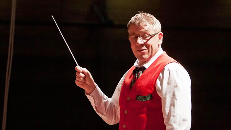 Impressionen vom Konzert des Jugendorchesters und des Musikvereins Rödental in der Franz-Goebel-Halle. Am Dirigentenpult: Gerhard Eller.Foto: Jochen Berger