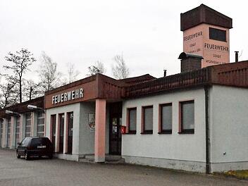 So ruhig wie auf dem Bild geht es vor dem Hofheimer Feuerwehrgerätehaus in der Rügheimer Straße nicht immer zu.  Foto: Gerhard Schmidt