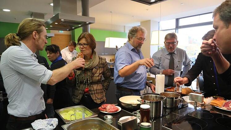 Impressionen vom Oberfranken-Burger-Wettbewerb im Kulmbacher Mupäz Foto: Barbara Herbst