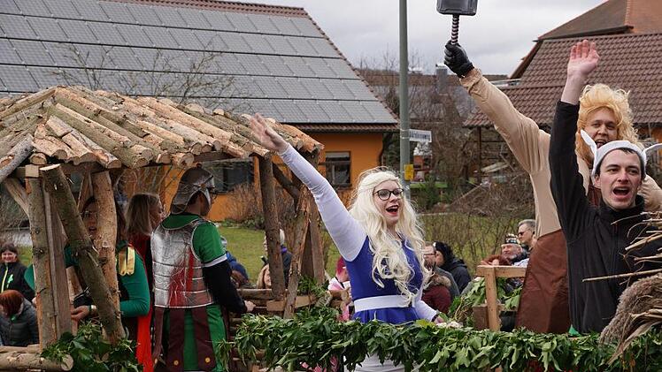 Da war wieder etliches geboten beim Faschingszug in Unteroberndorf.Foto: Johannes Michel