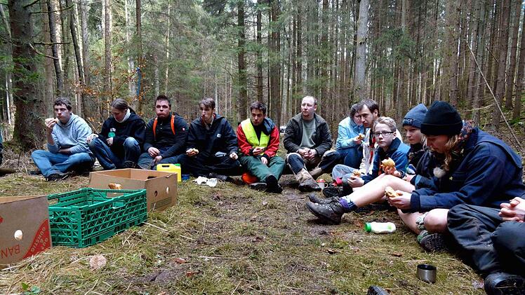 Essenspause im Wald Foto: Johanna Blum