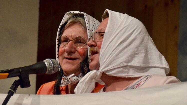 Aschenputtel I - Die hässlichen Schwestern wurden dargestellt von Kurt Markart (links) und Werner Höchemer. Foto: Kathrin Kupka-Hahn