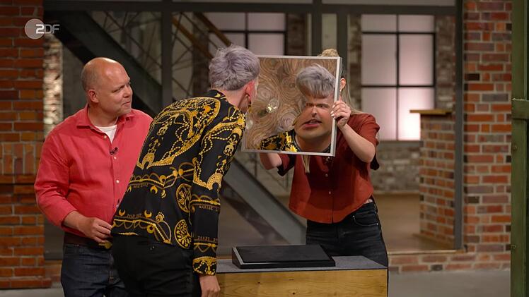 "Der spielt mit dem eigenen Selbstbild", bemerkte Fabian Kahl als erster Händler beim Blick in den Spiegel.