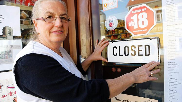 Bis jetzt zeigt das Schild am nächsten Morgen immer wieder "Open". Zum Jahreswechsel werden die Türen für immer schließen.