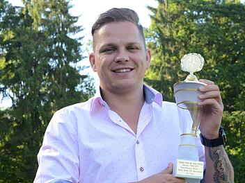 Verabschiedet sich mit dem Klassenerhalt und dem Torjäger-Pokal der Saalezeitung aus Obererthal: David Böhm. Foto: Jürgen Schmitt