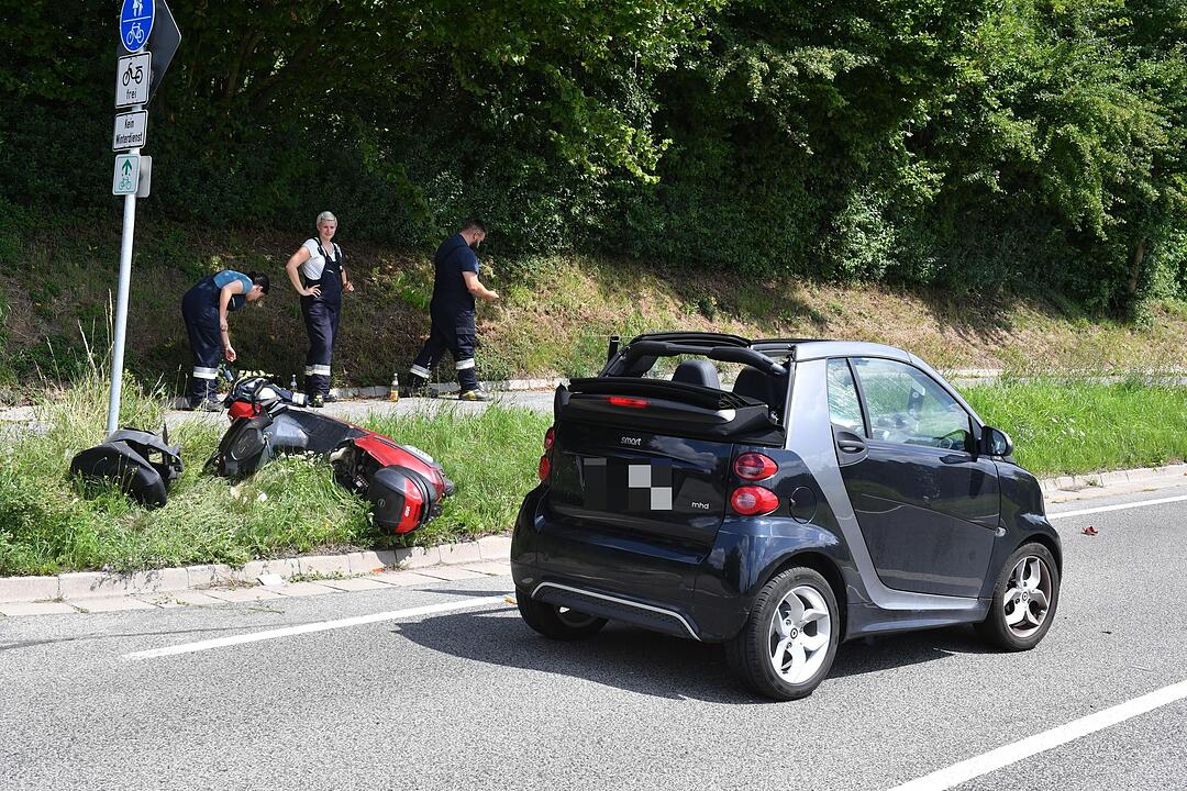 Unfall bei Dörfleins: 77-jähriger Rollerfahrer stirbt