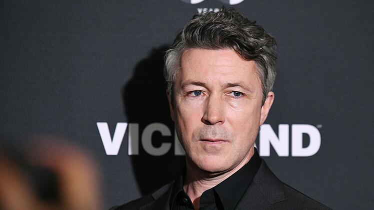Auch Aiden Gillen spielt in "Der Medicus" mit.