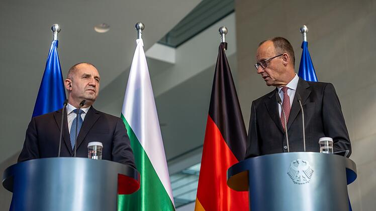 Kanzler Merz empf&auml;ngt Bulgariens Premier Radew