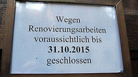 Schild am Eingang der Morizkirche Foto: Oliver Schmidt