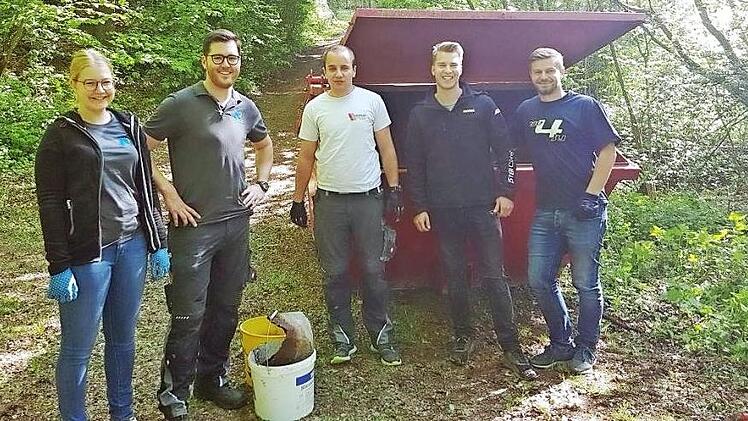 Einen Container f&uuml;llten die Helfer in Nassach.  Foto: Junge Union Aidhausen