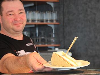 In "Schäfers Café" gibt es das ganze Jahr süße Leckereien - Fastenzeit hin oder her. Foto: Mirjam Stumpf