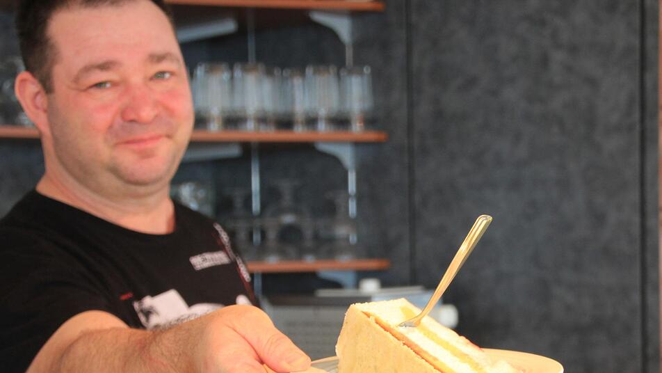 In "Schäfers Café" gibt es das ganze Jahr süße Leckereien - Fastenzeit hin oder her. Foto: Mirjam Stumpf