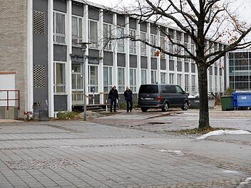 Erlangen: "Verdächtiger Gegenstand" in Berufsschule gefunden - Polizei vor Ort
