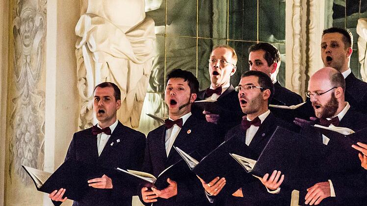 Ars Musica beim Auftritt im Coburger Riesensaal Foto: Jochen Berger