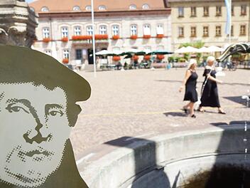 Luther schaut am Mittwoch, 12. Juli, mit drei Trucks der Landeskirche am Marktplatz vorbei.Foto: Arkadius Guzy