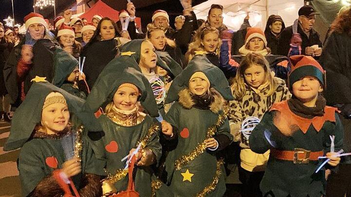 Was da funkelte, waren lebendige Tannenb&auml;ume. Foto: Sonny Adam