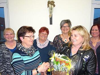 Der Vorstand des Frauenbundes Großwenkheim bei der Verabschiedung von Christa Then (von links): Susanne Ziegler, Christa Then, Klara Schlembach, Dorothea Gehring, Heike Waldvogel, Diana Rudolph. Es fehlt Tanja Reinhard.  Foto: Anton Then