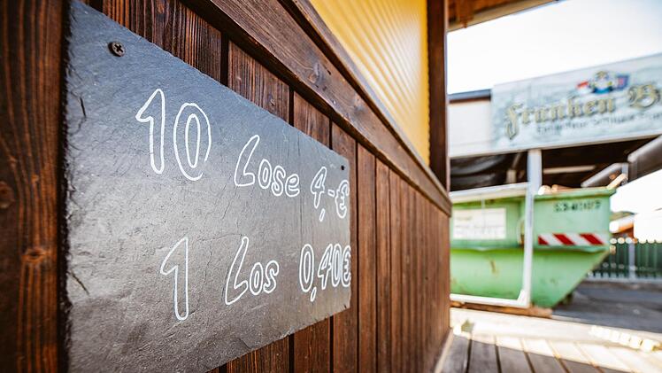 Der Aufbau beim Freischießen läuft. Foto: Marian Hamacher