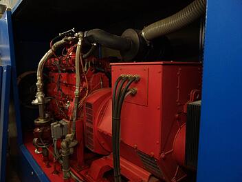 Einer der Gasmotoren auf der Kläranlage. Foto: Arkadius Guzy
