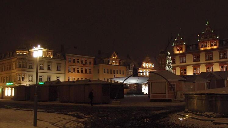 Impressionen aus dem verschneiten Coburg: MarktplatzFoto: Jochen Berger