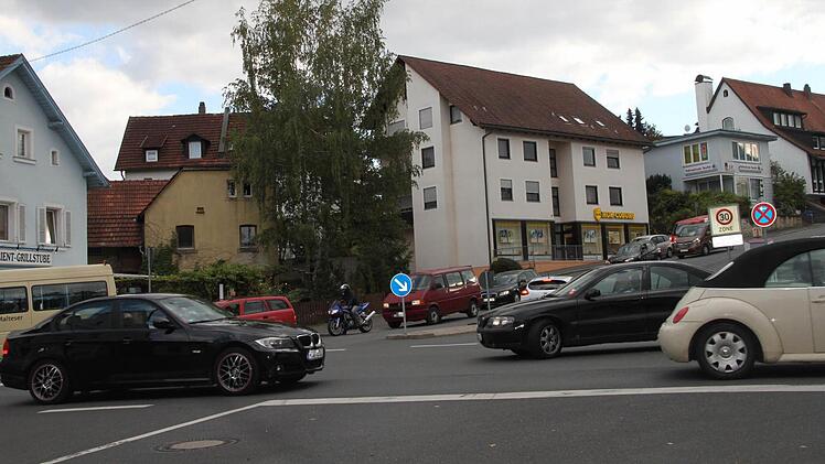 Verkehrschaos an der Kreuzung zur Thurnauer Straße.