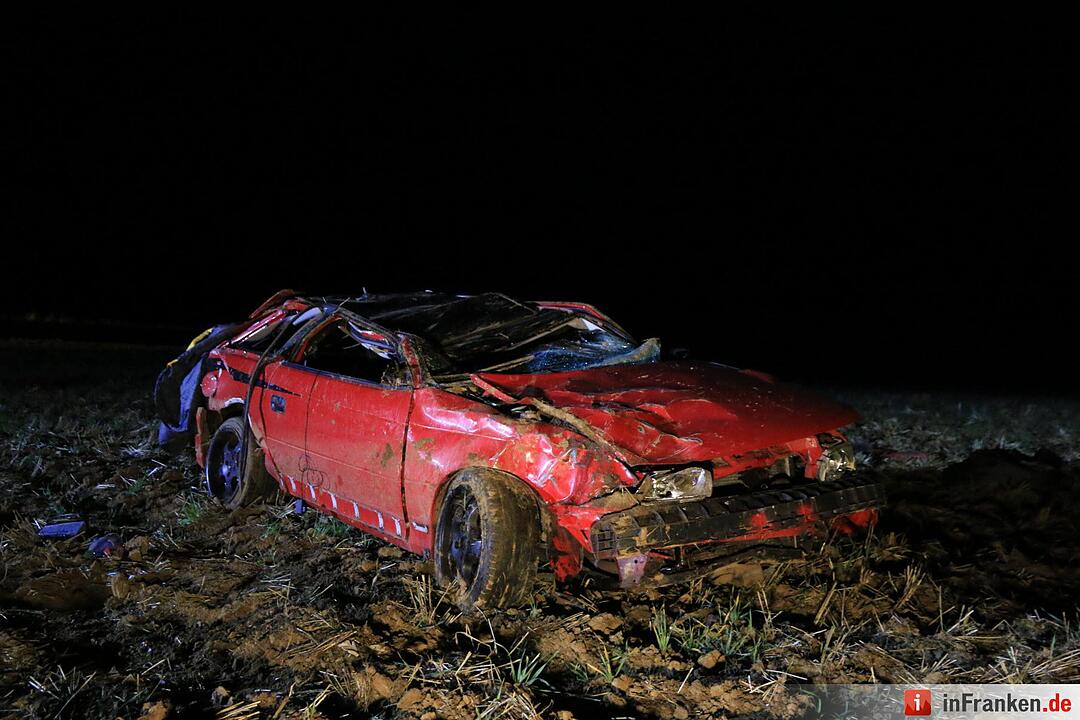 Opel überschlägt sich bei Königsfeld