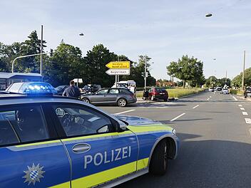 Zusammensto&szlig; im Kreuzungsbereich nach Rotlichtversto&szlig;