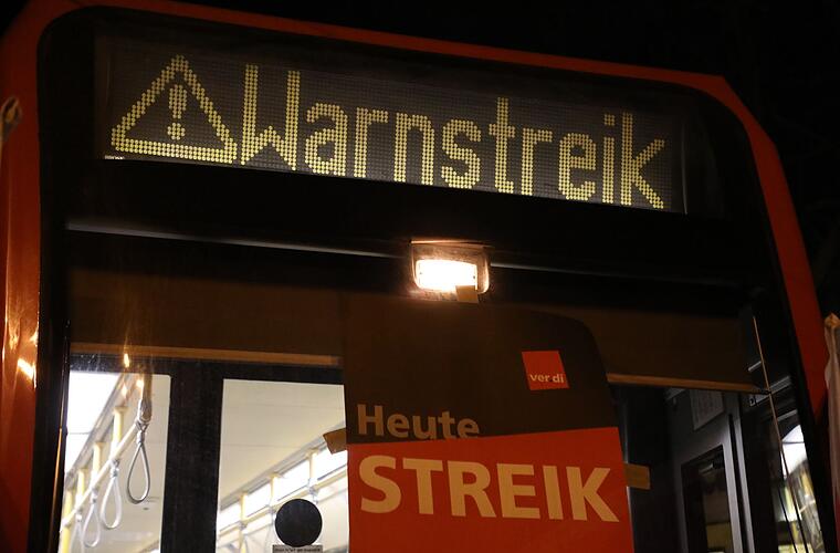 Warnstreiks legen in mehreren Ländern den Nahverkehr lahm