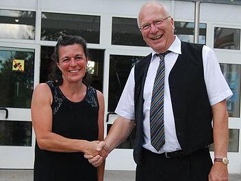 Rektor Otto Granich übergibt Ende des Monats die Schulleitung an die bisherige Stellvertreterin Sabine Kreil. Die Aufgabe als stellvertretende Schulleiterin wird ab September Christel Hentschel übernehmen.  Foto: Conze