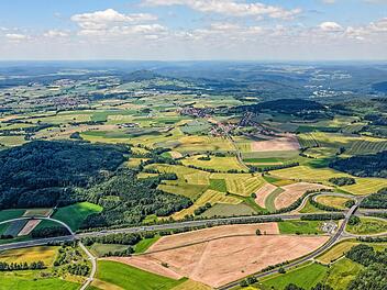 Die direkte Autobahnanbindung - hier die Anschlussstelle Bad Brückenau/Wildflecken - ist strategisch günstig für ein interkommunales Gewerbegebiet. Foto: Archiv/Klaus Leidorf/Bund Naturschutz