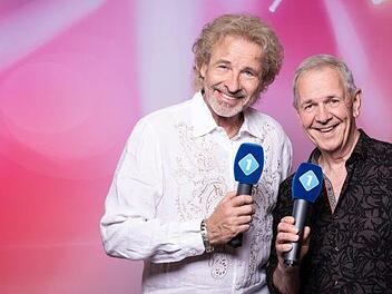 Star-Moderator Thomas Gottschalk und Kult-DJ Fritz Egner stehen am Sonntag auf der Bühne des Bad Staffelsteiner Kurparks. Foto: BR/Markus Konvalin
