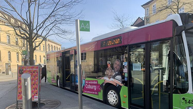 Bitte in der Mitte einsteigen: Bei Coburgs Stadtbussen bleibt der Vordereingang geschlossen.Oliver Schmidt