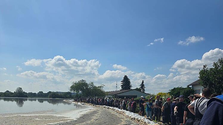 Feuerwehr Pegnitz: Seniorenheim überschwemmt - Wasser und Heizöl auf 650 Quadratmetern