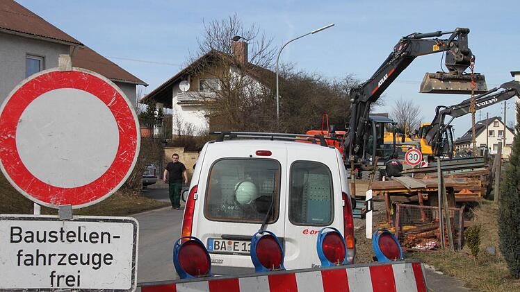 Die Ortsdurchfahrt Schmeilsdorf ist gesperrt. Fotos: Jürgen Gärtner