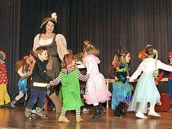 Buntes Treiben herrschte beim Kinderfasching der SG Eltmann in der Stadthalle. Foto: Sabine Weinbeer