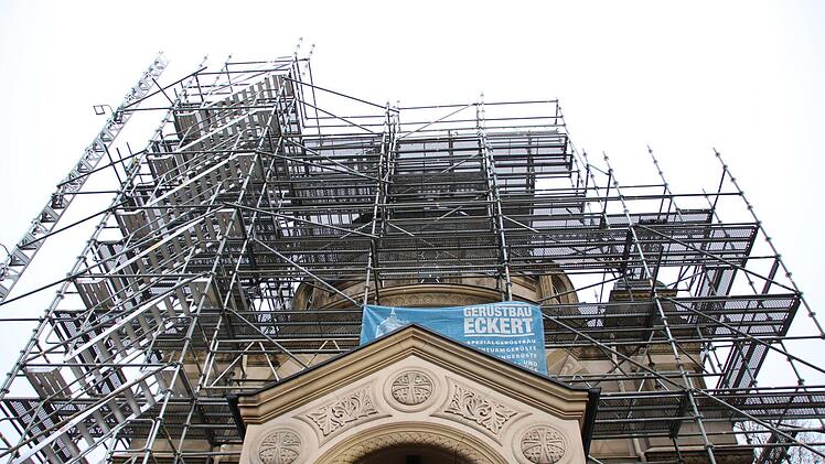 Seit Oktober steht das Baugerüst an der russischen Kirche. Foto: Benedikt Borst
